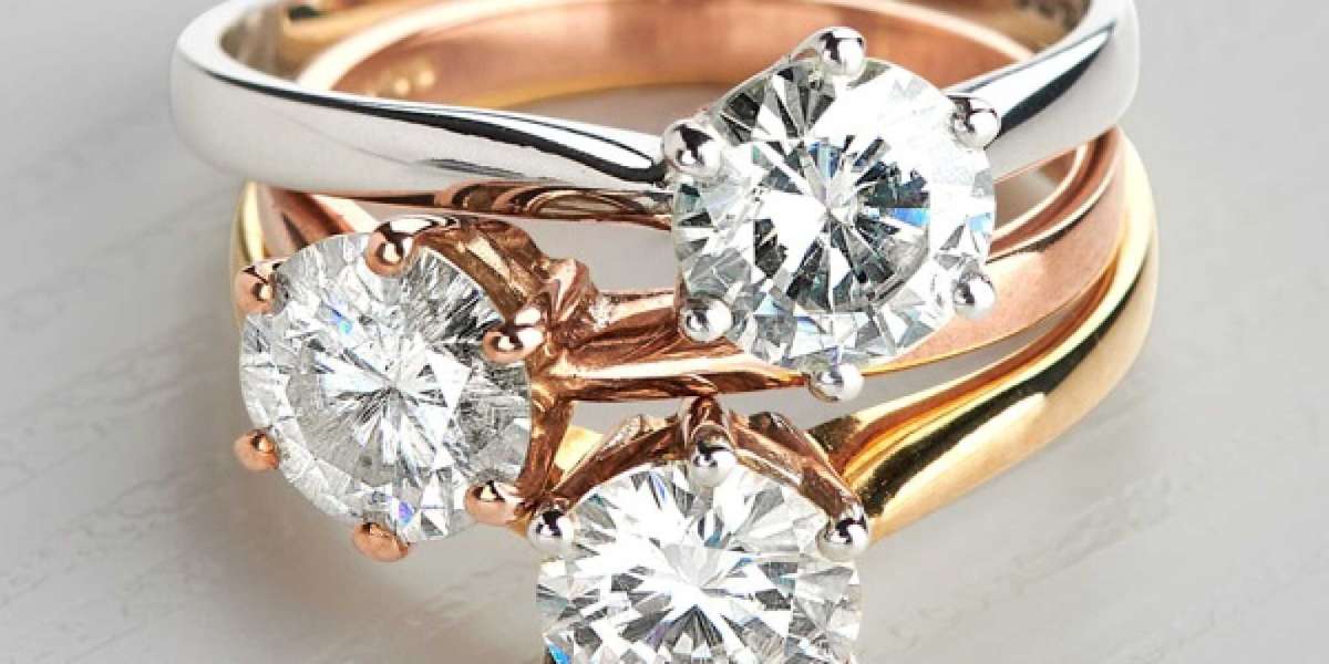 Illuminating Moissanite: A Comprehensive Guide to Shopping for Moissanite Jewelry Online