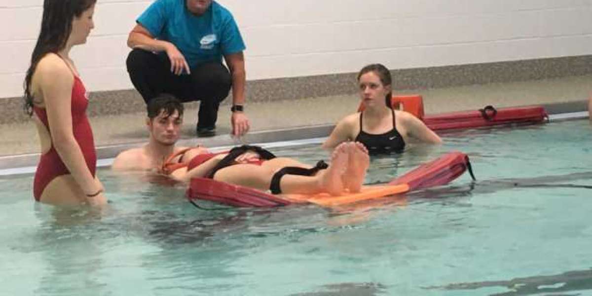 What Will You Learn in a Lifeguard Class?