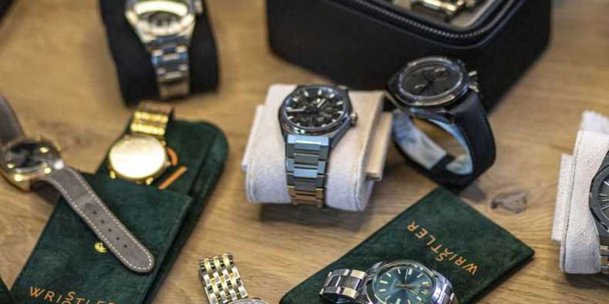 Kinds of Watches, Mechanisms, Indications, and Designs