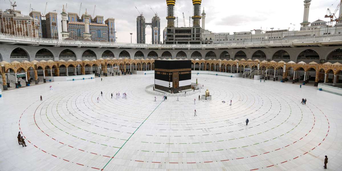 Book Now: Exclusive Umrah Packages from the UK with All-Inclusive Services