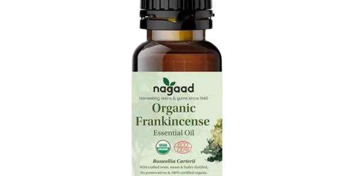 The Aromatic Power of Organic Frankincense Essential Oil: Uses and Tips