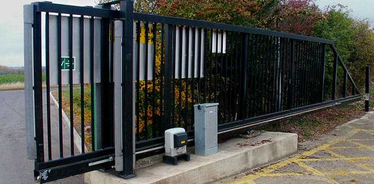 Secure Automatic Gate Dubai for residential driveway
